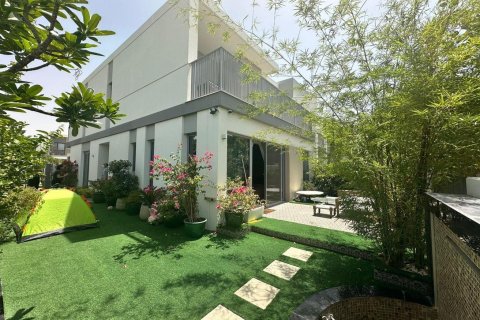 Townhouse de 4 dormitorios  No. 112563 2