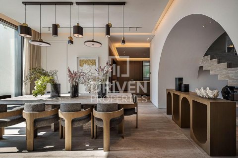 Вилла с 4 спальнями в Jumeirah Islands, ОАЭ №193071 5