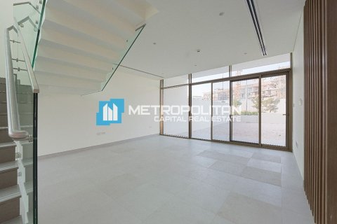 3 bedrooms Townhouse in Abu Dhabi, UAE No. 140982 4