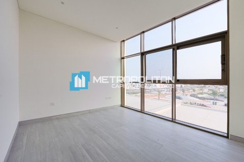 3 bedrooms Townhouse in Abu Dhabi, UAE No. 140982 3