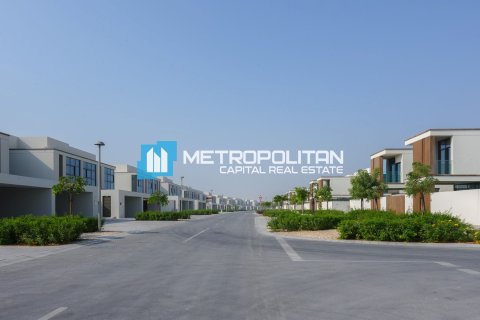 3 bedrooms Townhouse in Abu Dhabi, UAE No. 140982 15