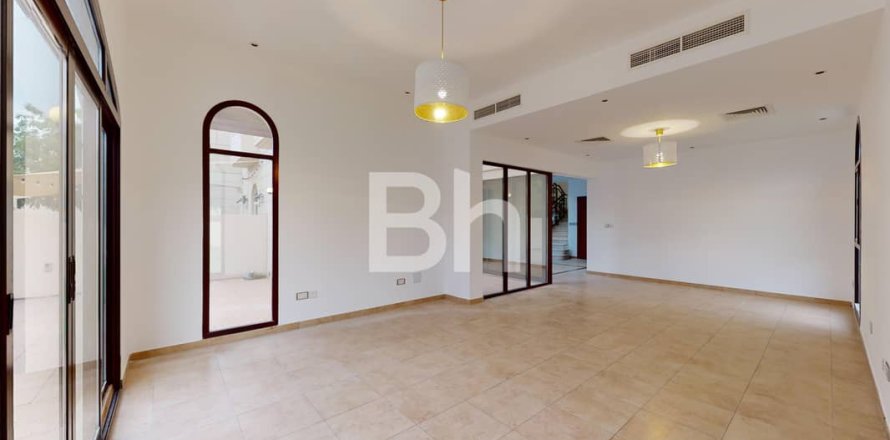 Townhouse de 4 dormitorios en Mudon, UAE No. 67265