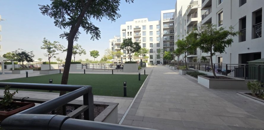 Apartment de 3 dormitorios en Town Square, UAE No. 187245