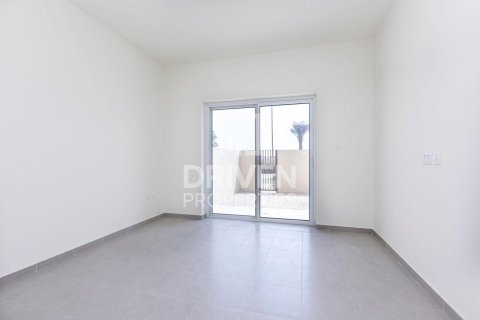 Appartement de 2 chambres à EMAAR South, UAE No. 207510 9