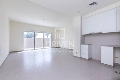 Appartement de 2 chambres à EMAAR South, UAE No. 207510 4