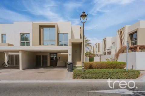 Villa de 4 dormitorios en Arabian Ranches 2, UAE No. 173957