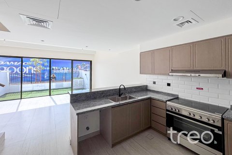 Townhouse de 4 dormitorios en Damac Lagoons, UAE No. 173958 4