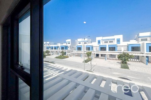 Townhouse de 4 dormitorios en Damac Lagoons, UAE No. 173958 8