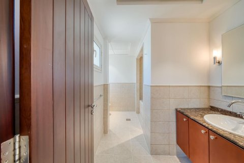 5 غرفة نوم  فيلا في البحيرات, الإمارات العربية المتحدة رقم 136659 31