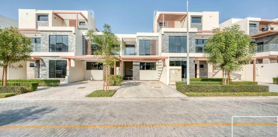 Таунхаус с 4 спальнями в DAMAC Hills (Akoya by DAMAC), ОАЭ №136654