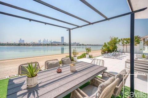 Вилла с 4 спальнями в Garden Homes, ОАЭ №136657 3