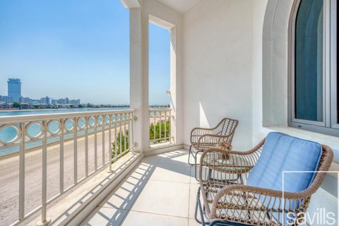 Вилла с 4 спальнями в Garden Homes, ОАЭ №136657 9