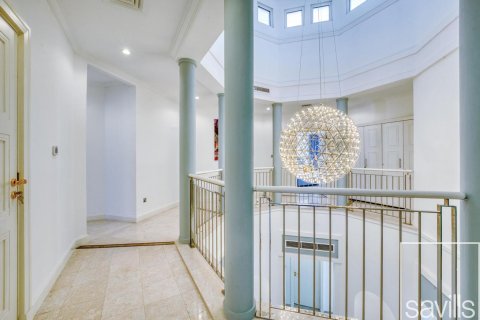 Вилла с 4 спальнями в Garden Homes, ОАЭ №136657 8