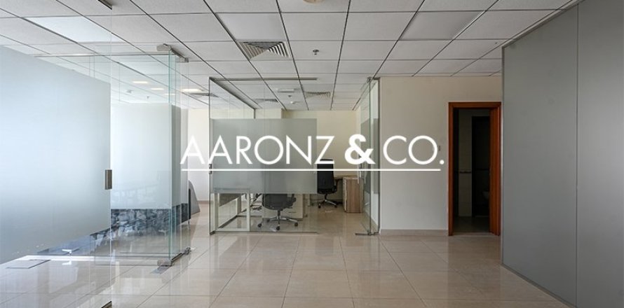 87مربع، مكتب في الخليج التجاري, الإمارات العربية المتحدة رقم 137649