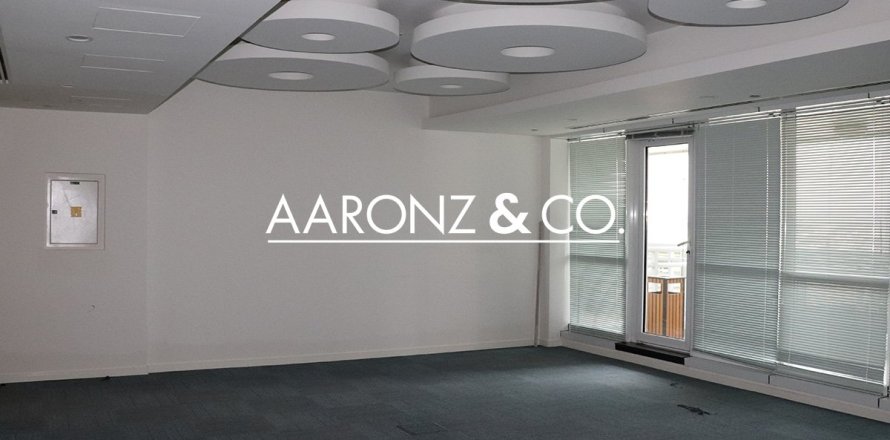 Office de 75m² en Jumeirah Lake Towers, UAE No. 137645