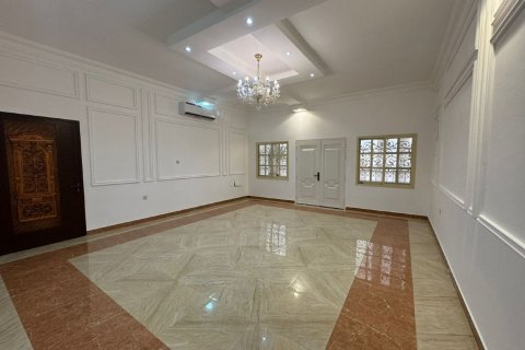 5 bedrooms Villa in Seih Al Ghubb, UAE No. 184293 5