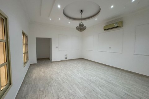 5 bedrooms Villa in Seih Al Ghubb, UAE No. 184293 4