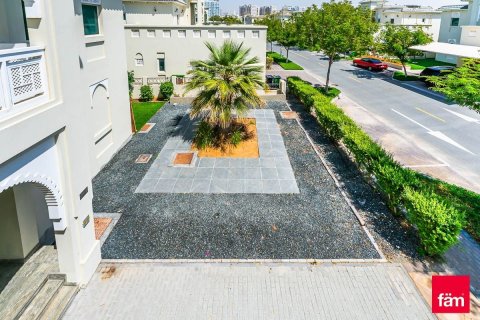 Вилла с 4 спальнями в Al Furjan, ОАЭ №162634 3