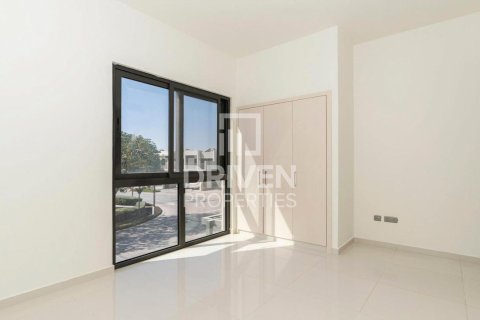 3 bedrooms Townhouse in Dubai, UAE No. 201396 6