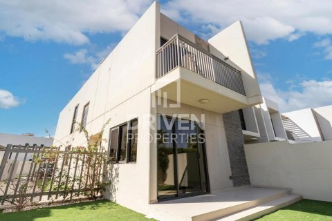 3 bedrooms Townhouse in Dubai, UAE No. 201396