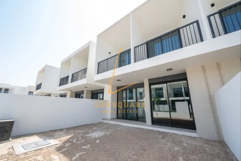 Таунхаус с 3 спальнями в Town Square, ОАЭ №137637