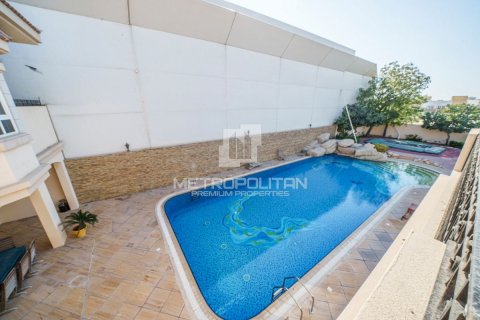 Villa de 6 chambres à Jumeirah, UAE No. 78601 10