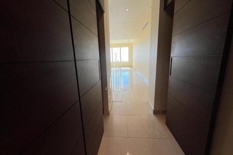 Apartment de 4 dormitorios en Corniche Road, UAE No. 22014 8