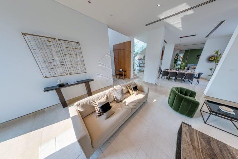 5 bedrooms Villa in Abu Dhabi, UAE No. 90253 19