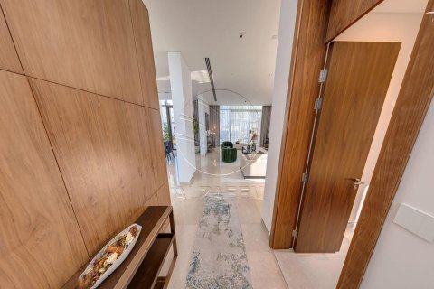 5 bedrooms Villa in Abu Dhabi, UAE No. 90253 4