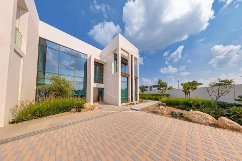 5 bedrooms Villa in Abu Dhabi, UAE No. 90253 5