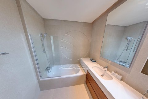 5 bedrooms Villa in Abu Dhabi, UAE No. 90253 7