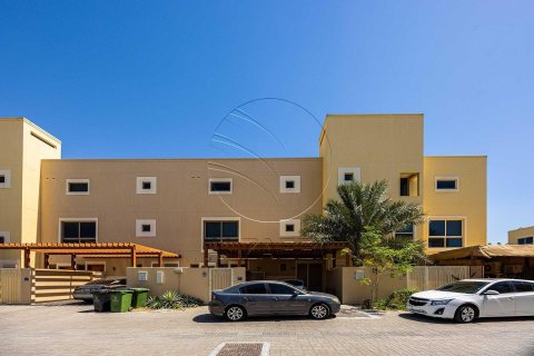 Таунхаус с 3 спальнями в Al Raha Gardens, ОАЭ №90239 2