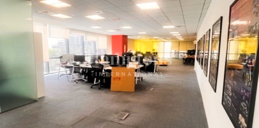 672.989مربع، مقهى / مطعم رقم 118760