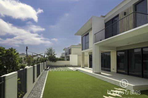 5 غرفة نوم  فيلا  رقم 131590 8