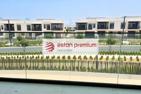 5 bedrooms Villa in Jebel Ali, UAE No. 198942 3