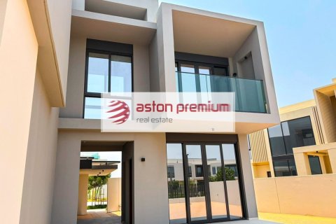 5 bedrooms Villa in Jebel Ali, UAE No. 198942 25