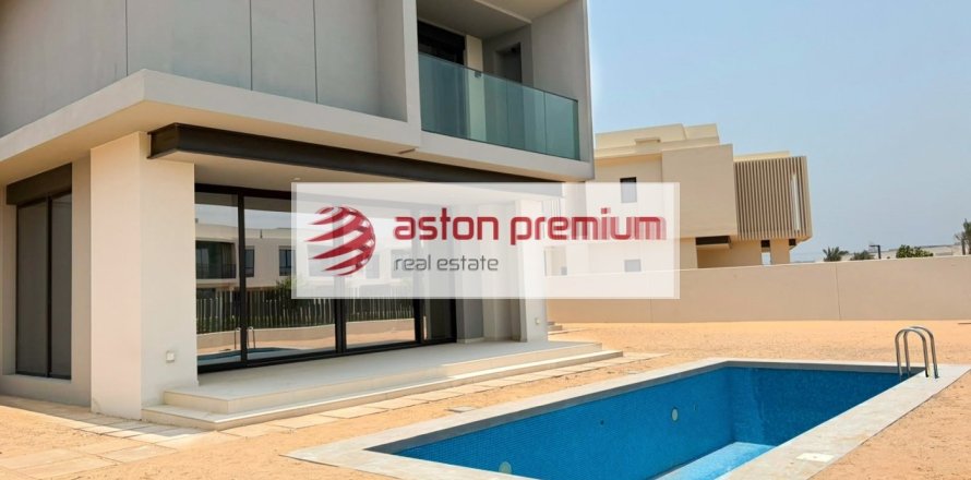 5 bedrooms Villa in Jebel Ali, UAE No. 198942