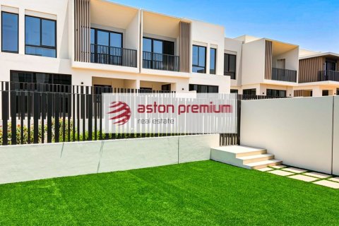 4 bedrooms Townhouse in Jebel Ali, UAE No. 198944 3
