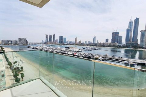 Квартира с 3 спальнями в EMAAR Beachfront, ОАЭ №76868 1