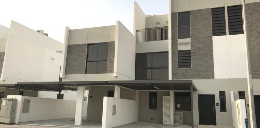 5 bedrooms Townhouse in Dubai, UAE No. 167800
