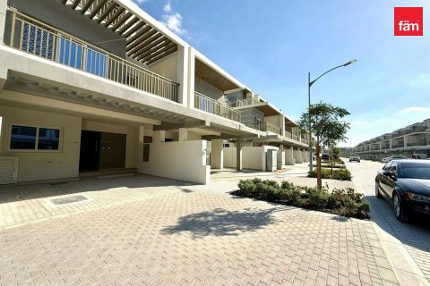 3 bedrooms Townhouse in Dubai, UAE No. 167798