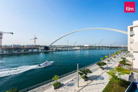 Квартира с 3 спальнями в Аль-Васл, ОАЭ №135480