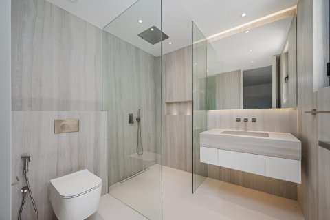Вилла с 4 спальнями в Jumeirah Islands, ОАЭ №208691 17
