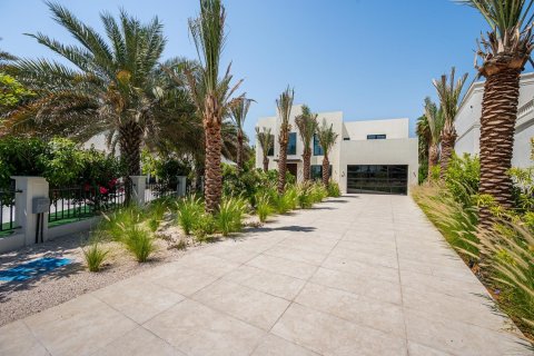 Вилла с 4 спальнями в Jumeirah Islands, ОАЭ №208691 4