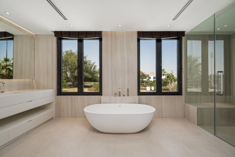 Вилла с 4 спальнями в Jumeirah Islands, ОАЭ №208691 9