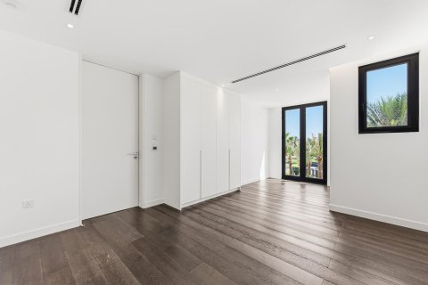 Вилла с 4 спальнями в Jumeirah Islands, ОАЭ №208691 22