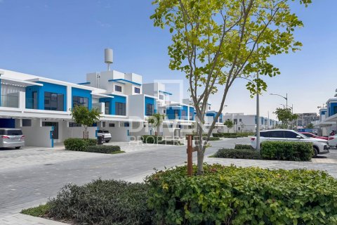 5 bedrooms Townhouse in Damac Lagoons, UAE No. 191544 3