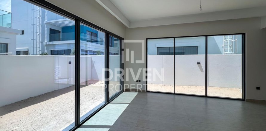 5 bedrooms Townhouse in Damac Lagoons, UAE No. 191544