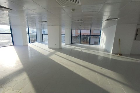 Commercial property de 399m² en Airport Road, UAE No. 79581 6