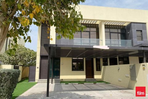 Таунхаус с 3 спальнями в Дубай, ОАЭ №146036